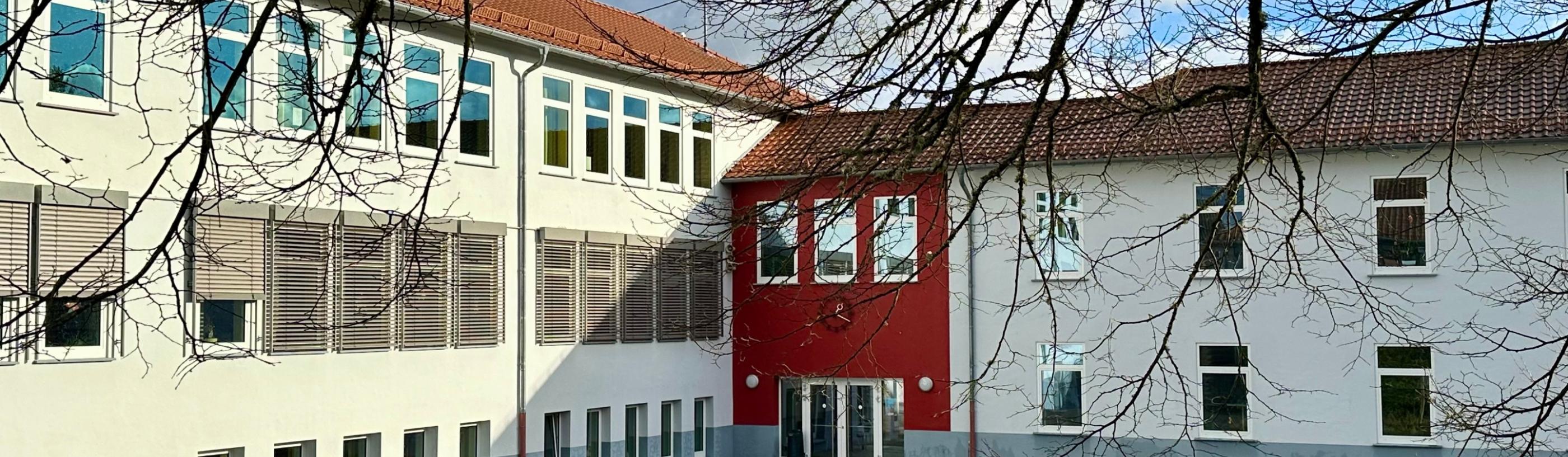 Schulhof 01/2025